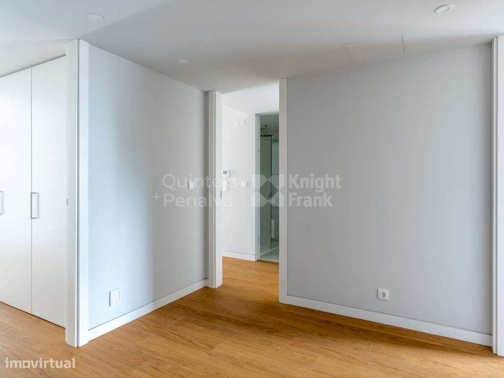 Apartamento T3 com varanda e garagem em Carcavelos - Grande imagem: 5/27