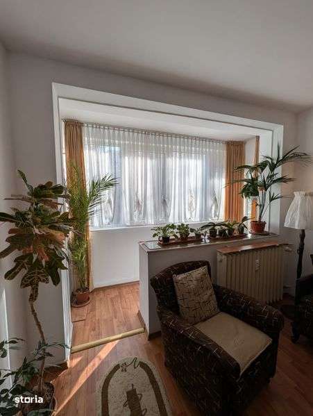 Proprietar vand ap 3 camere decomandat