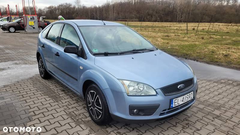 Ford Focus 1.6 16V Ambiente - 1