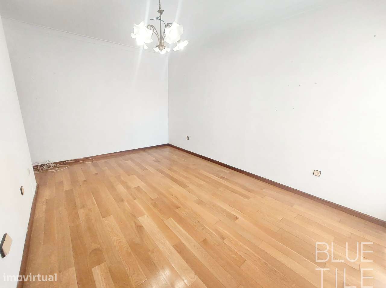 Apartamento T4 em Serpa Pinto-23