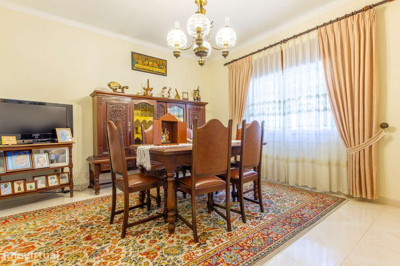 Moradia T5 isolada com jardim e terraço em Quinta do Conde-29