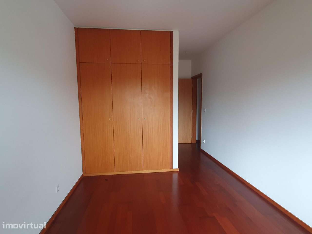 Apartamento T3 em Oliveira do Douro | Arrumo + Parqueamento-7