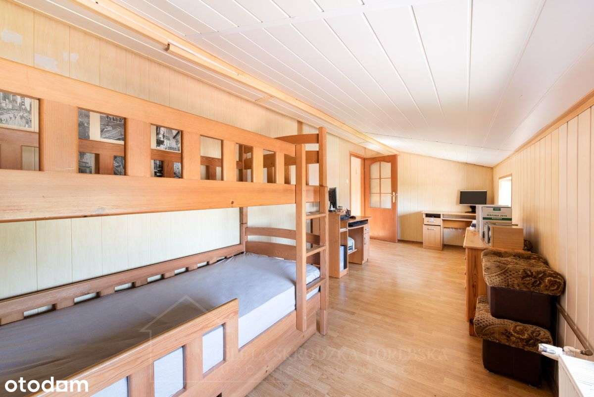 Dom przy lesie z dużą działką-16