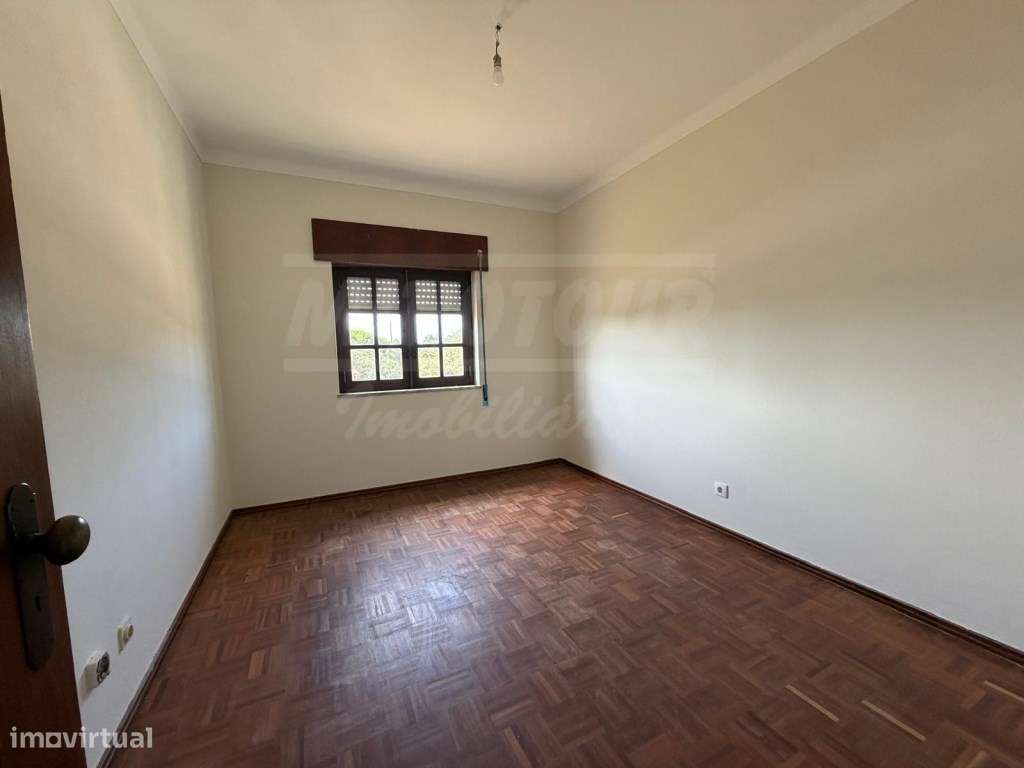 Moradia T4 com amplo terreno a poucos minutos da praia de Santo André-18