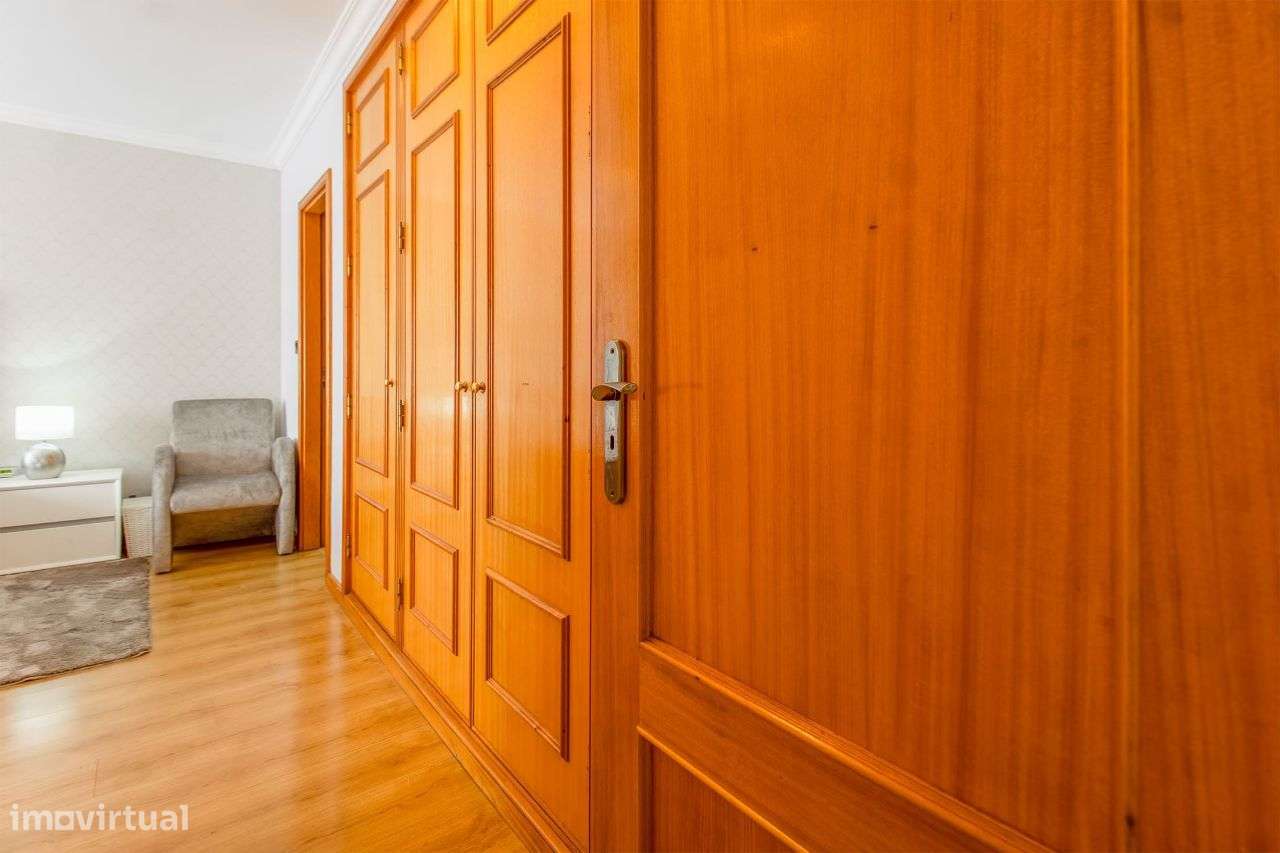 Apartamento T3 no Castêlo da Maia (ISMAI)-17