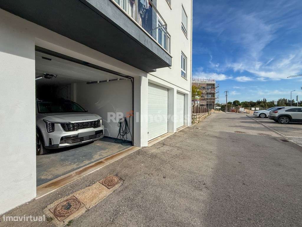 Apartamento T3 Semi-Novo, c/ Garagem - em Constância-39