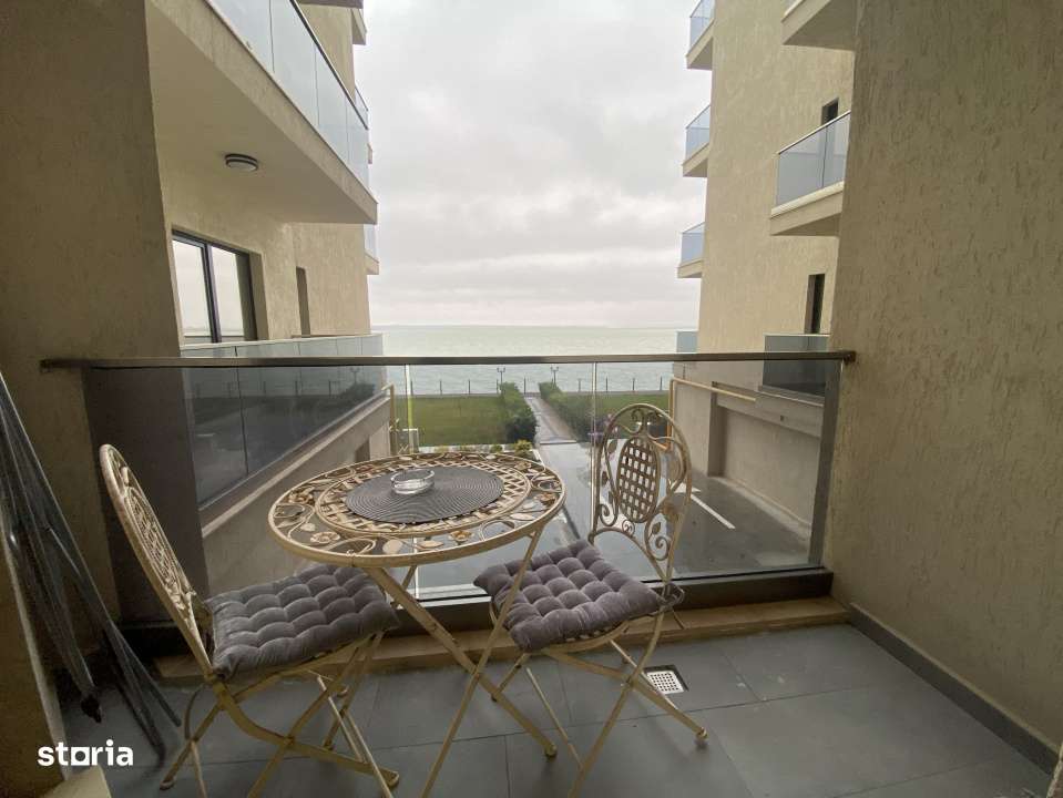 Studio | Vedere frontala spre lac | Solid House Butoaie | Termen lung - Imagine principală: 2/5