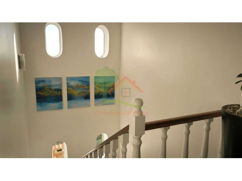 Moradia T5 com Vista de Mar Deslumbrante em Baleia, Carvoeira!-17