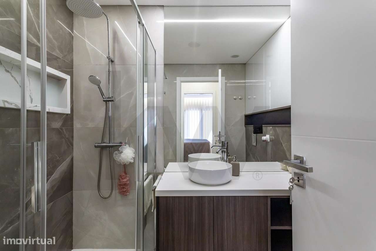 Excelente T2 de 2024 no Riverside Residence-14