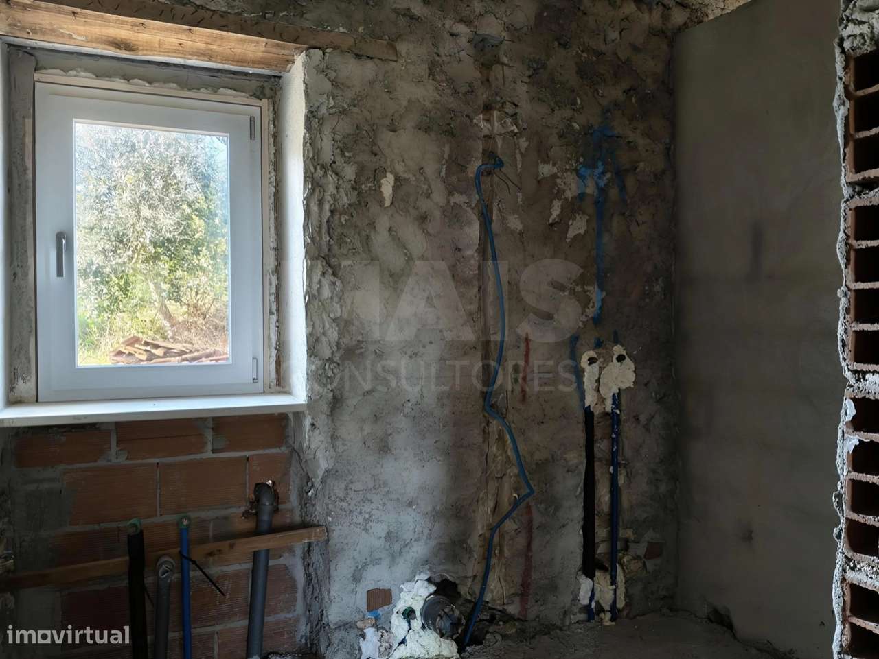 Moradia T2+1 c/ Anexo & Armazém em Lote de 7.600m2-16