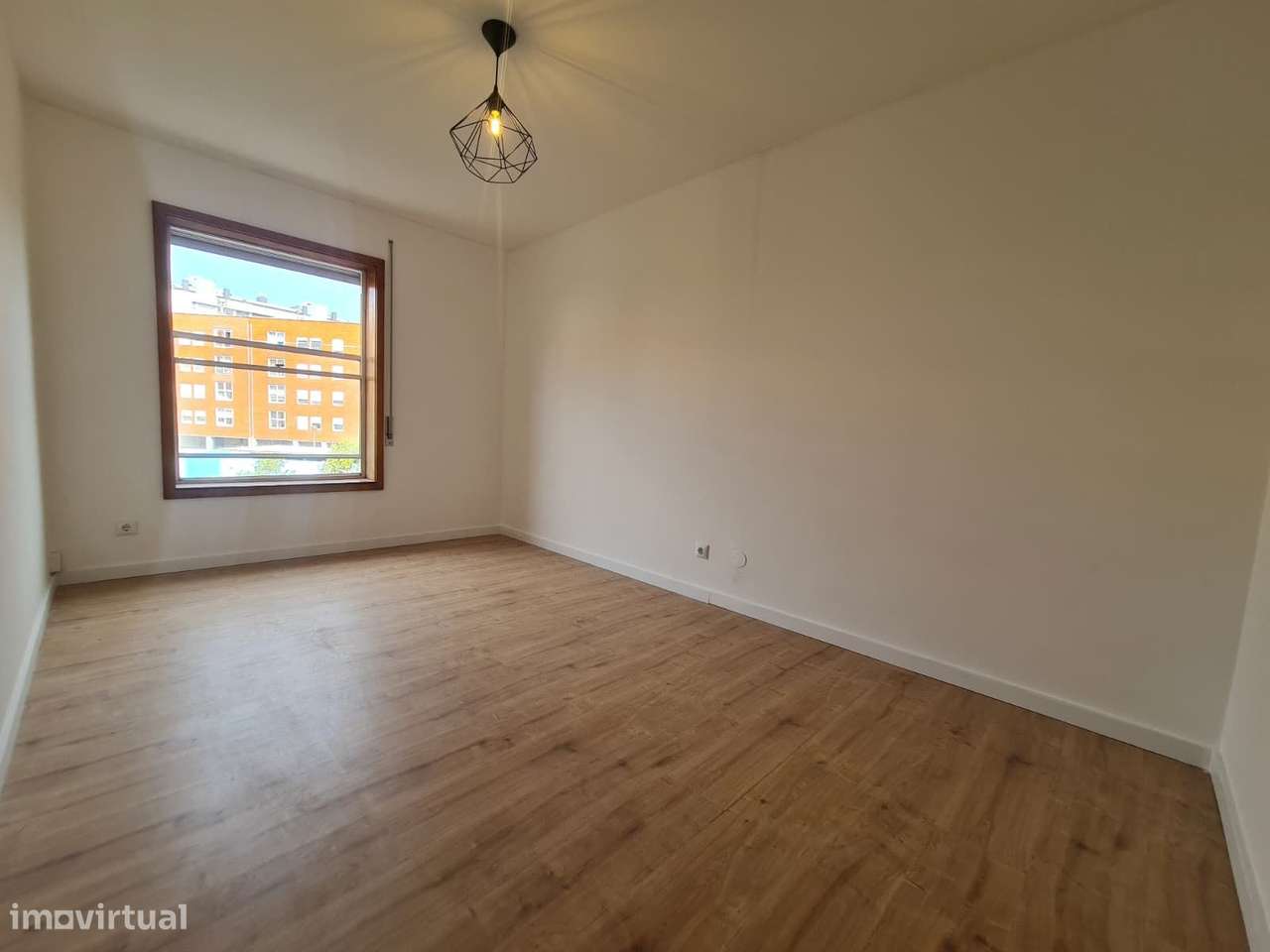 Apartamento T4 com suite e garagem  – em frente ao Metro Pedro Hispano-14