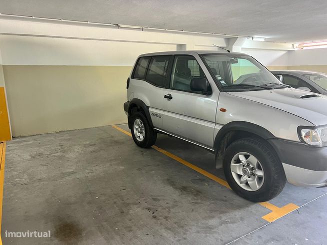 Venda de Apartamento T3 com garagem ao Campo Alegre-21