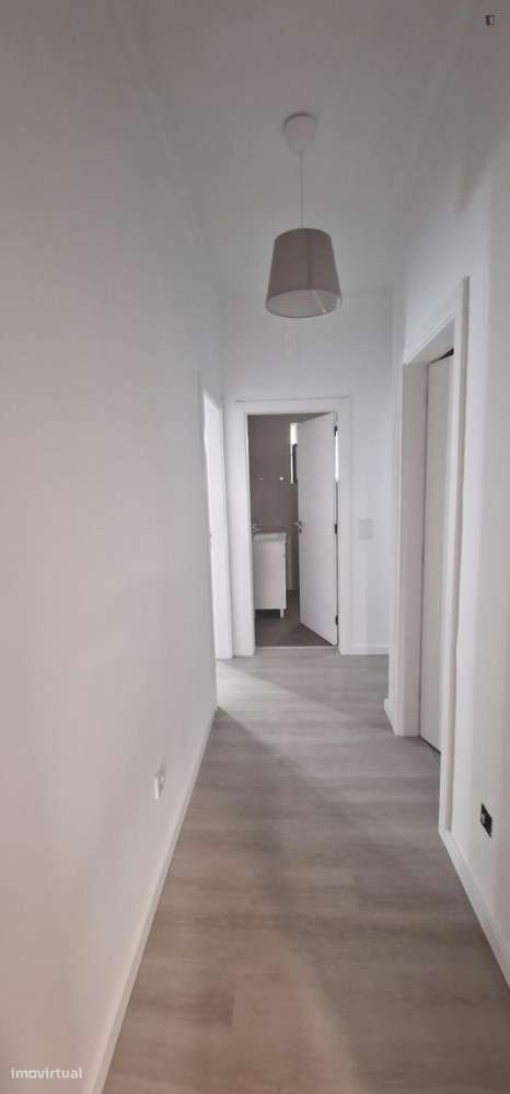 Quarto - localizado em  Coimbra - Grande imagem: 2/6