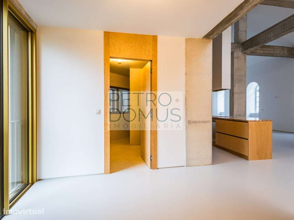 Apartamento T1+1 Único no Centro Histórico de Leiria-19