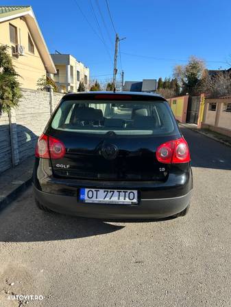 Volkswagen Golf 1.6 Trendline - 4