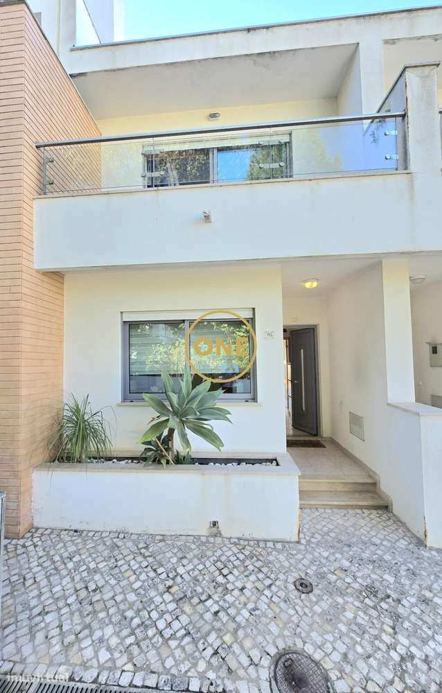 Moradia Geminada T2 com garagem e piscina - Grande imagem: 4/54