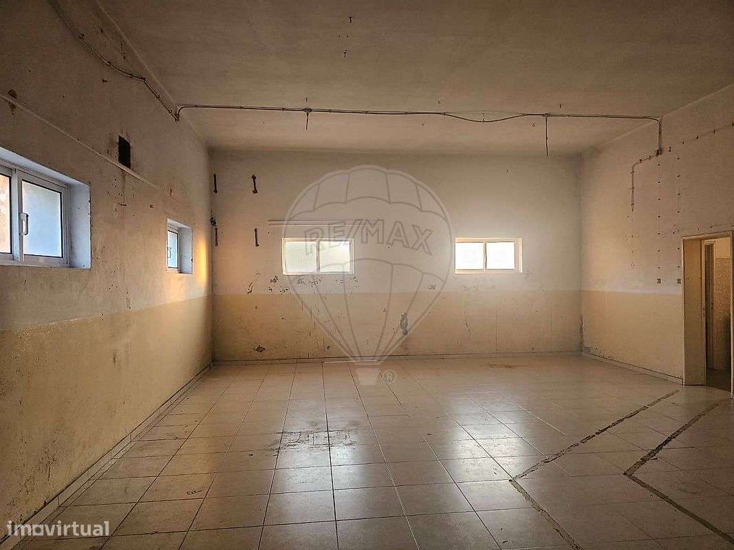 Armazém  para arrendamento - Grande imagem: 2/9