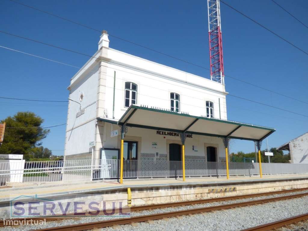 Casa Tradicional, com dois pisos, 4 quartos, dividida em duas habit...-34