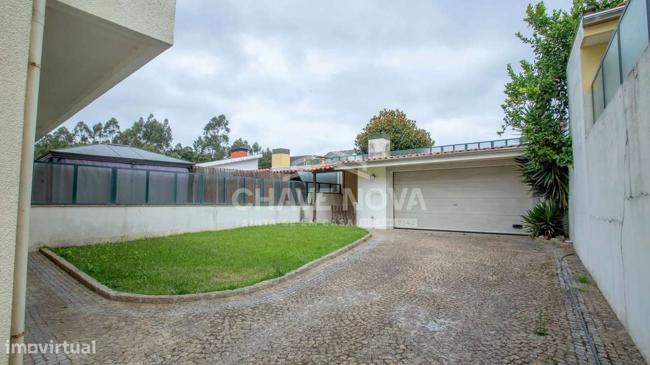 Moradia Geminada V3 c/ Jardim em Rio Meão-35