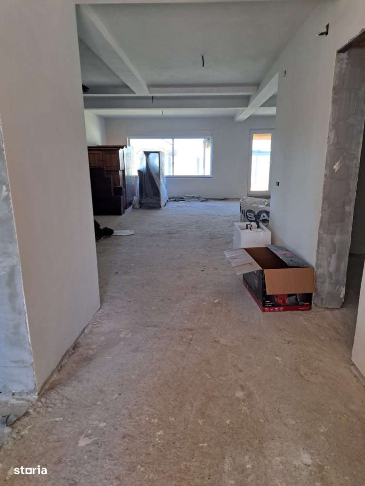 Casă semifinisată zona străzii Apateului cu S.C. 230mp și 667mp teren - Imagine principală: 5/20