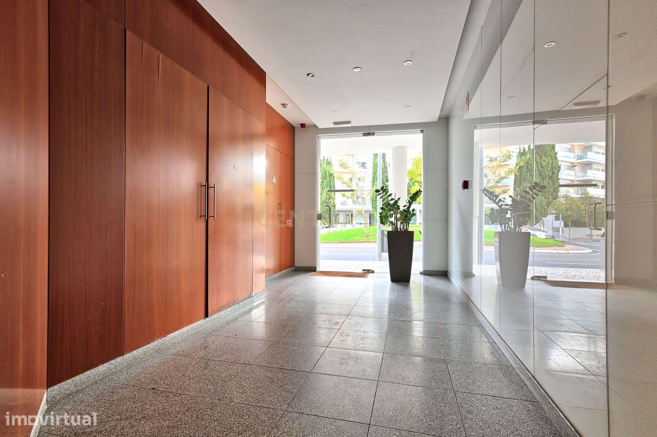 Apartamento T3 de Luxo com Box para 2 Carros — Quinta das Marianas, Pa-34