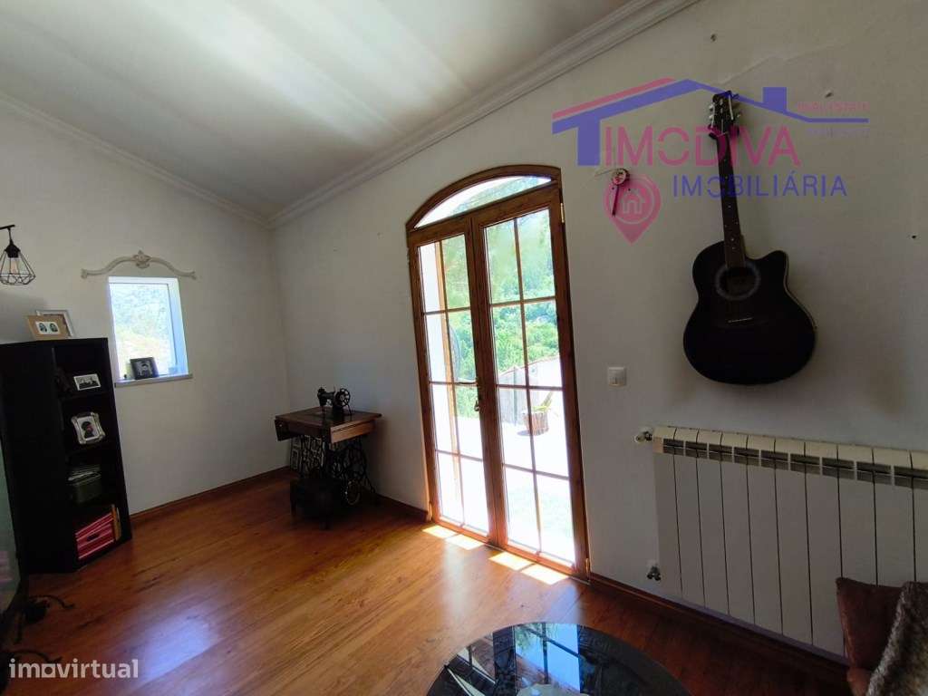 Propriedade com moradia, anexo, piscina e terreno com mais 2 ha-41