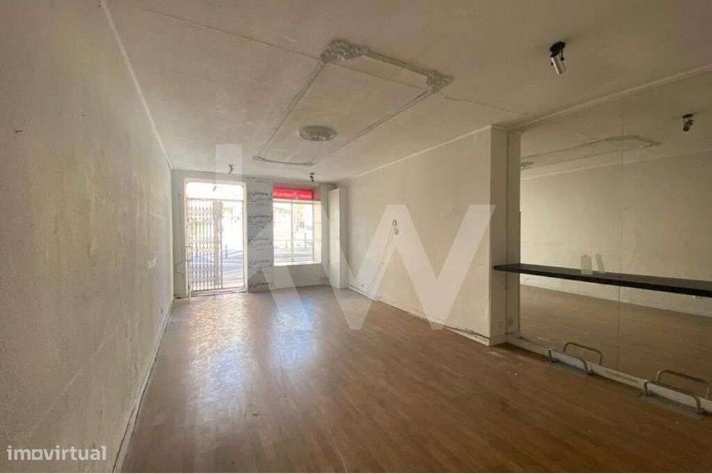 Prédio no centro do Porto com potencial de construção para habitação o - Grande imagem: 5/14