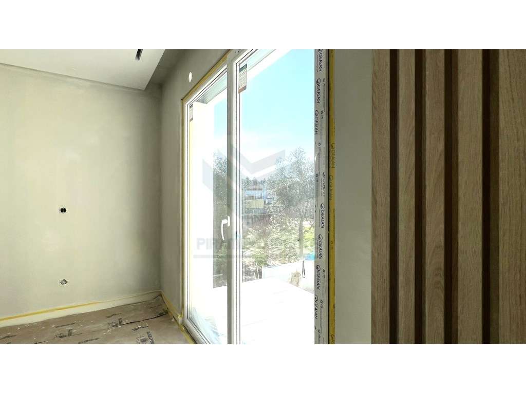 Moradia Isolada 4 Suítes, Piscina, Cave 43m2 - AZEITÃO-21