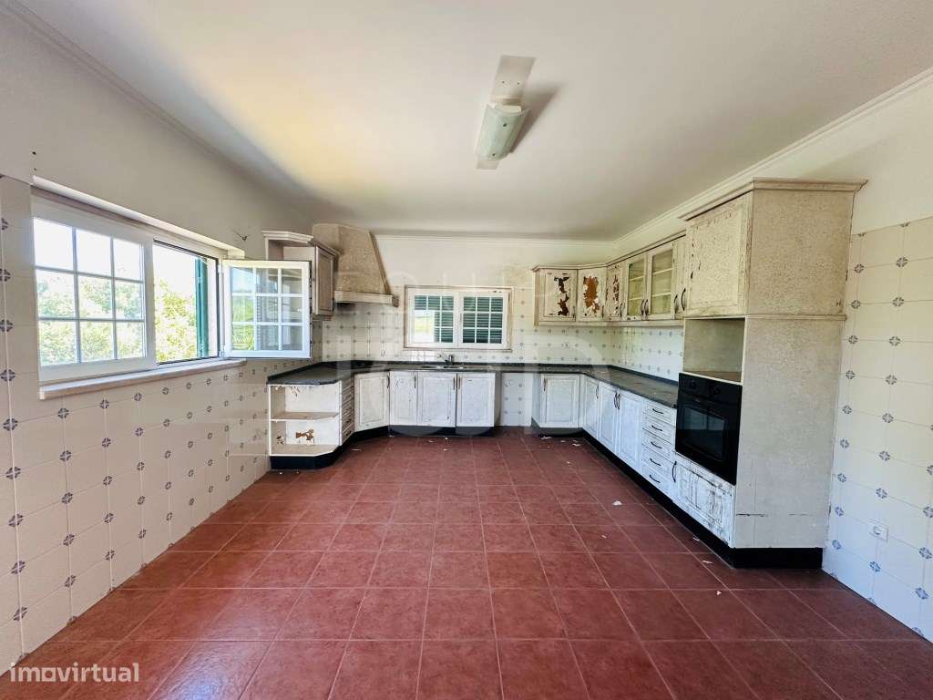 Moradia T5 com Garagem e Terreno Amplo - Quinta do Pinheirinho, San...-29