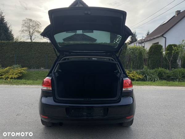 Volkswagen Golf 1.6 TDI DPF Style - 28