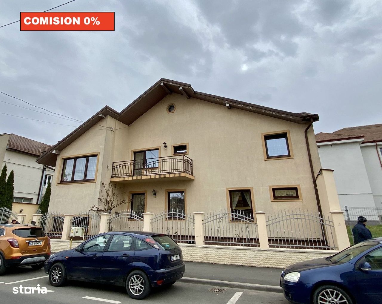 Casa individuala cu 6 camere, 2 garaje, 2 terasa, 650mp teren, Cedonia