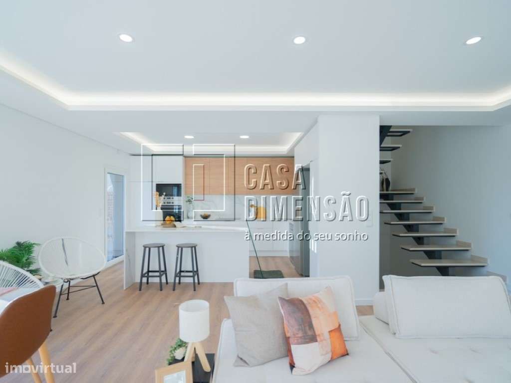 Moradia de tipologia T4+2 na melhor zona da Sobreda, com Piscina, G...-18