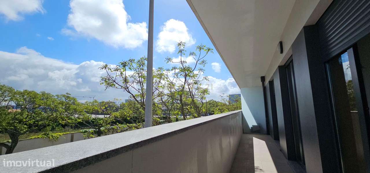 Apartamento T3 de Luxo em Condomínio Fechado com Piscina-34