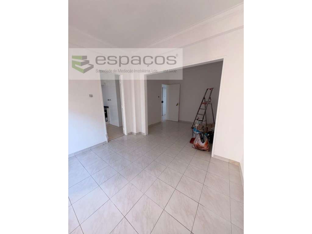 Apartamento T2 em Camarate - Grande imagem: 5/16