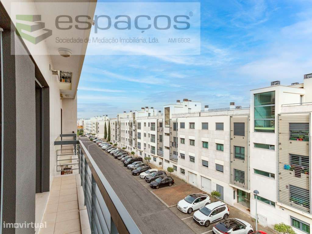 T3 Espaçoso na Parreirinha com Parqueamento e Vista Rio-5