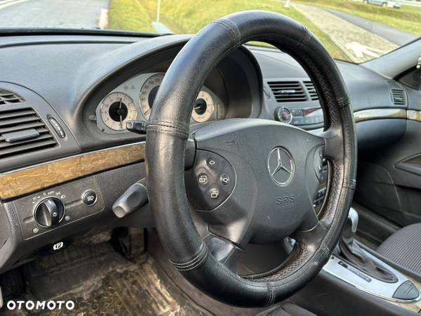 Mercedes-Benz Klasa E - 27