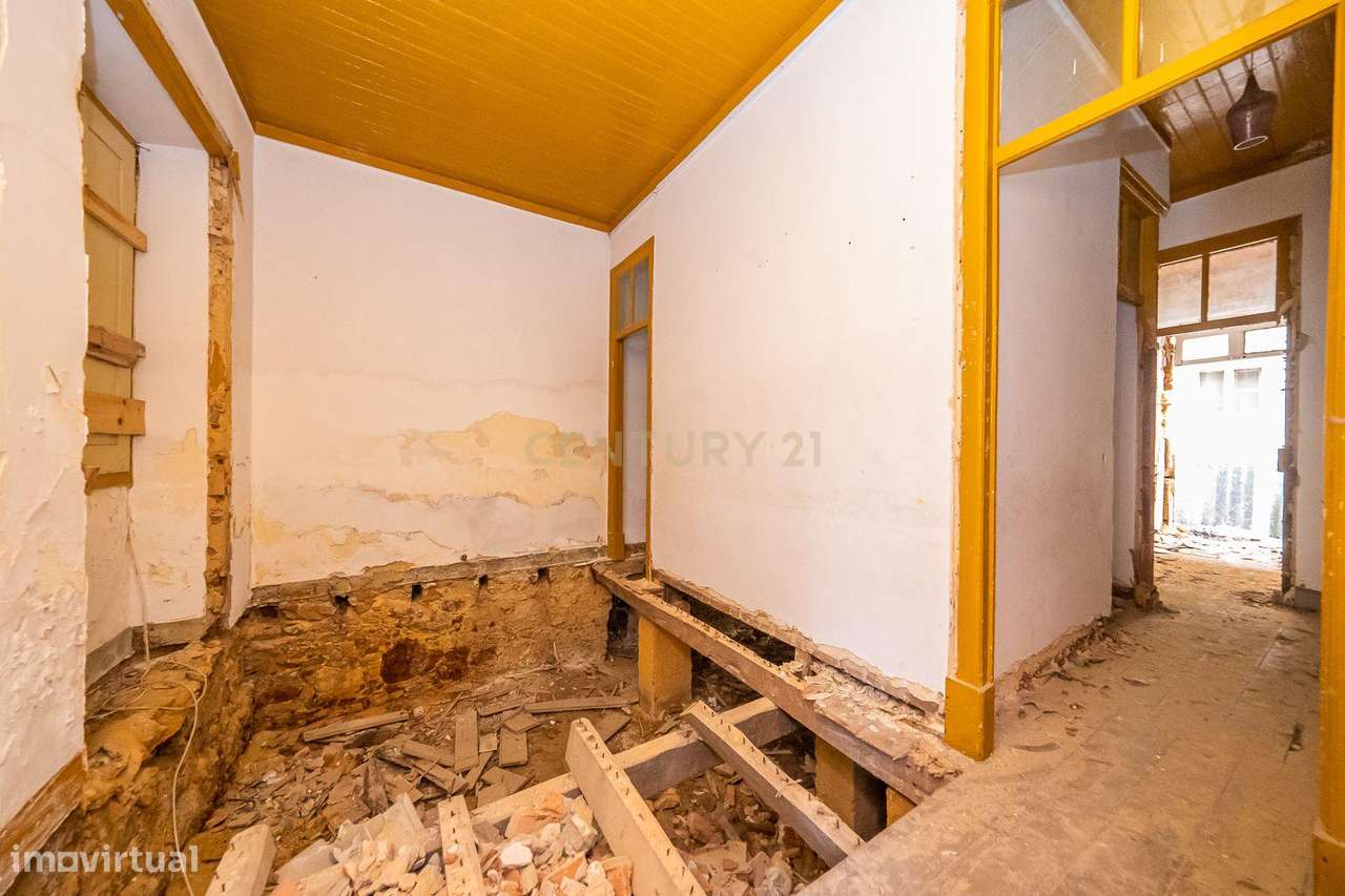 Edifício para Reabilitação Total no Bairro Salgado, Setúbal Bonfim com - Grande imagem: 5/60