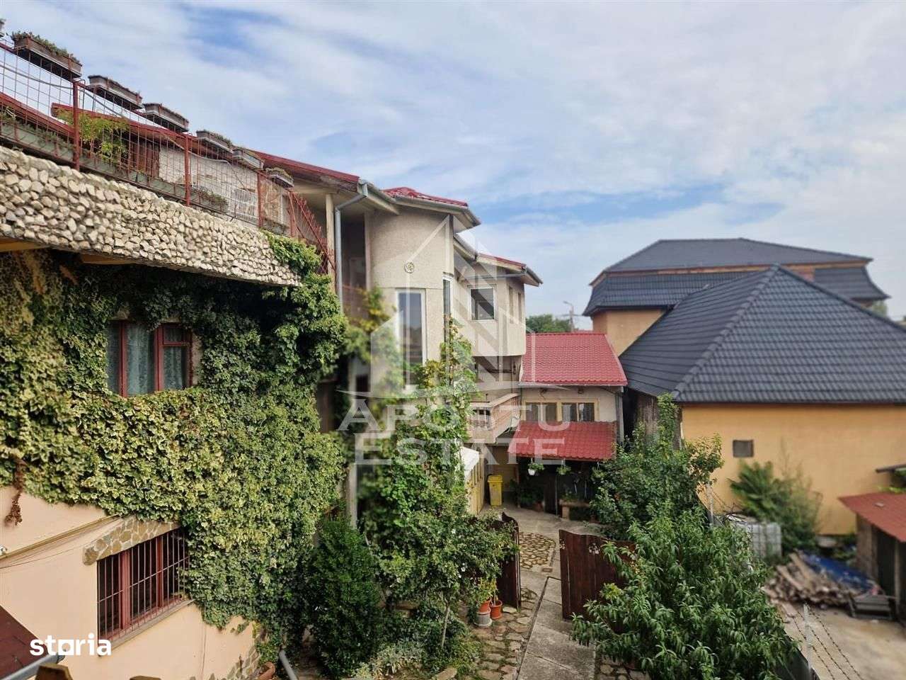 Casa familiala cu spatiu comercial si garaj P+1E+M 720 Mp - Imagine principală: 3/20