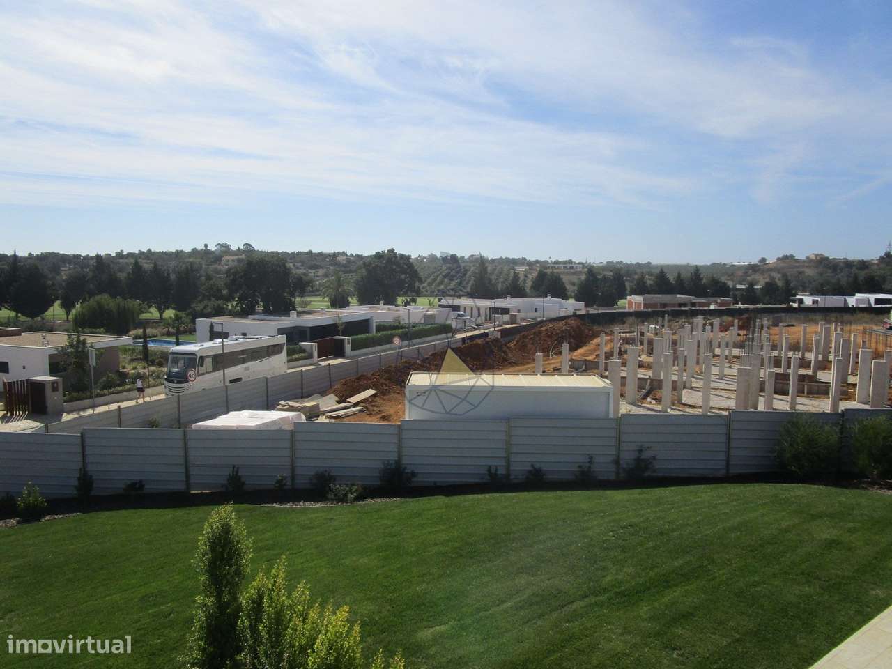 Moradias modernas em banda em construção no campo de golfe - Silves - Grande imagem: 4/17