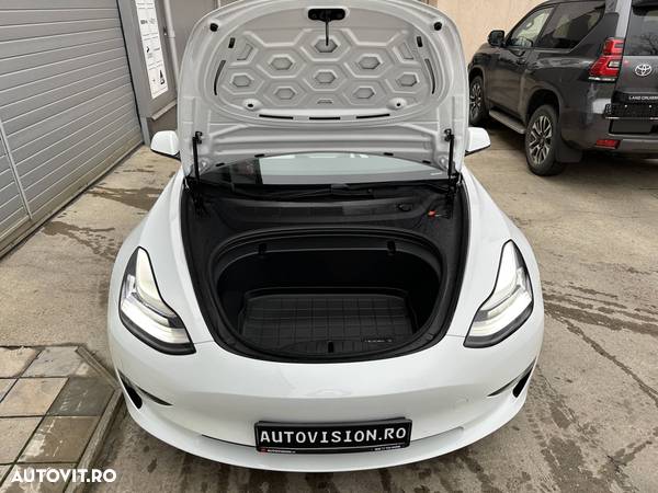 Tesla Model 3 Langstreckenbatterie Allradantrieb Dual Motor Performance - 23