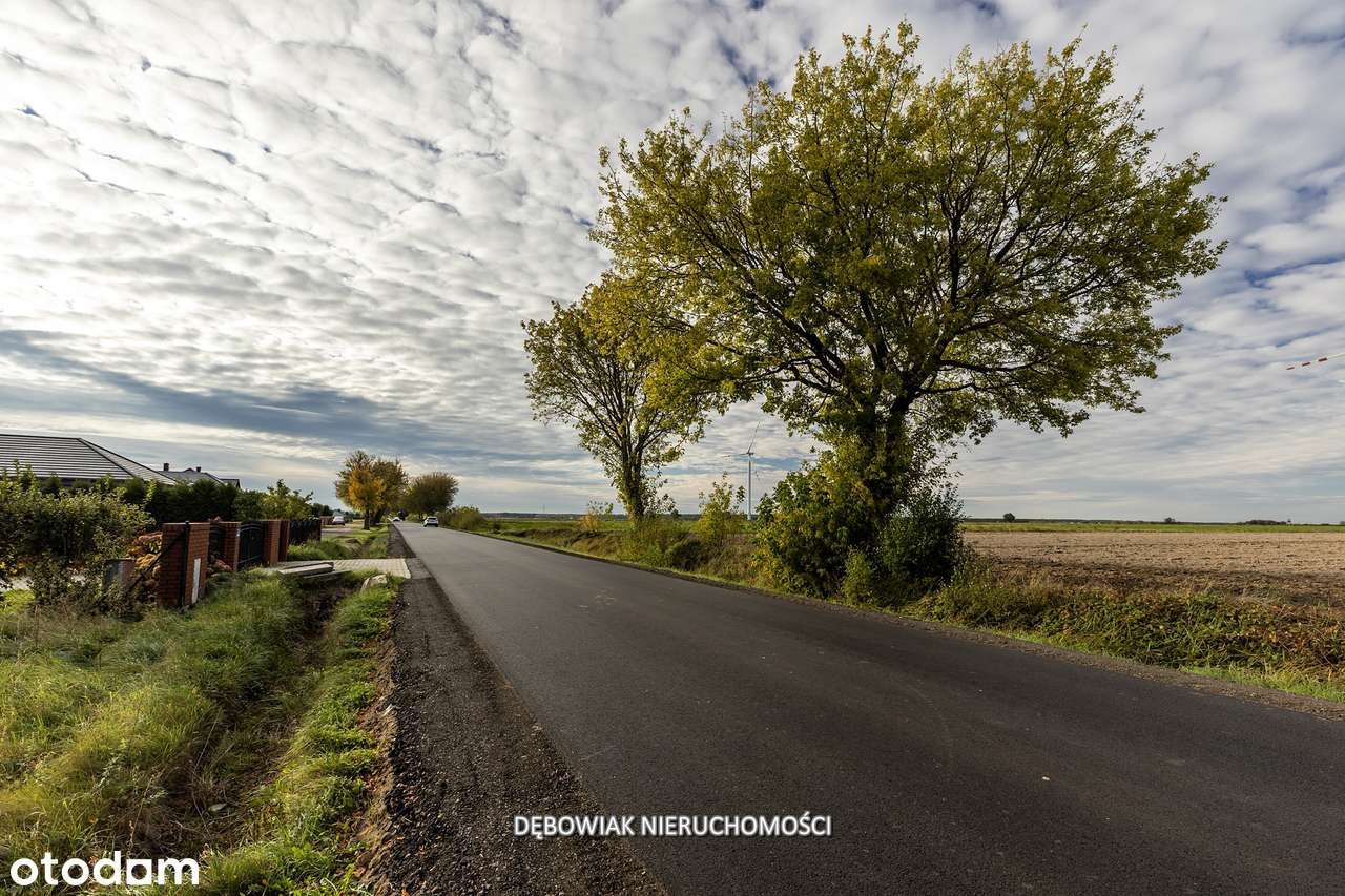 Obszerna działka budowlana-16