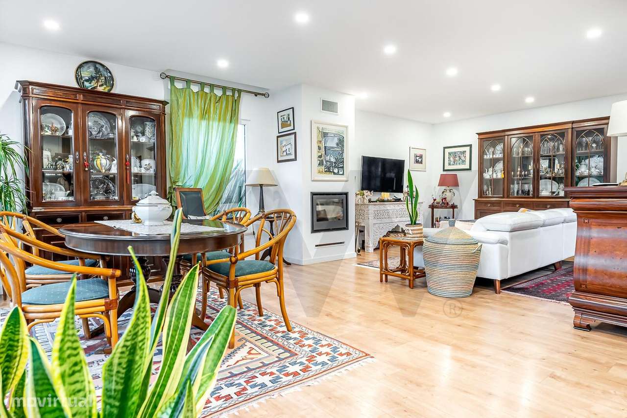 Moradia Arquitectura Moderna no Coração da Aroeira - Grande imagem: 5/30