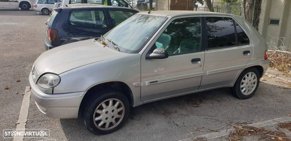 Citroen Saxo 1.1 exclusive 5 portas para peças - 1