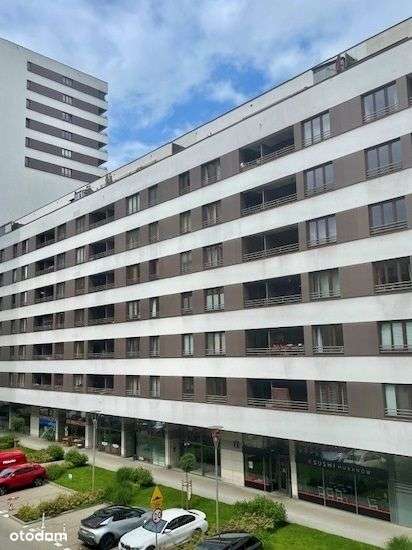 Ciche mieszkanie w budynku Trio-2