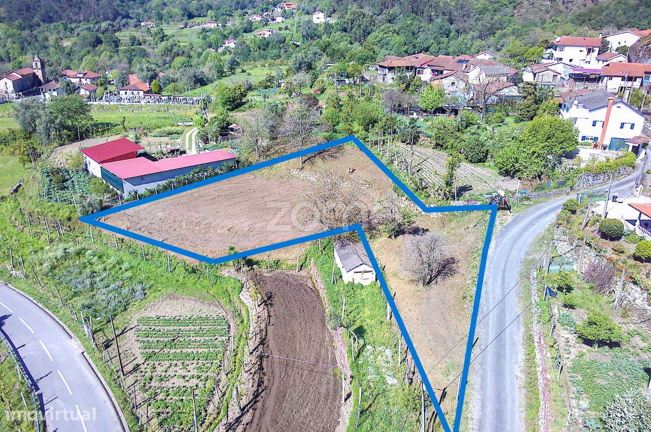 Terreno urbano em Valdreu, Vila Verde c/ 1547 m2 - Grande imagem: 2/21