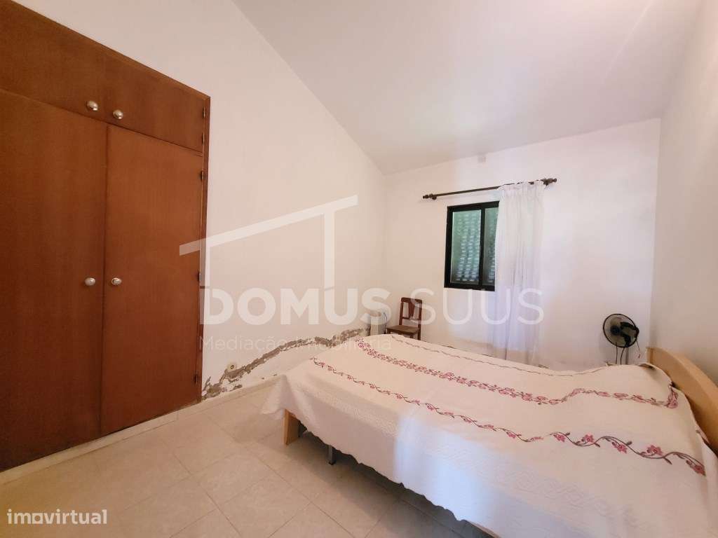 Moradia térrea localizada em zona calma-6