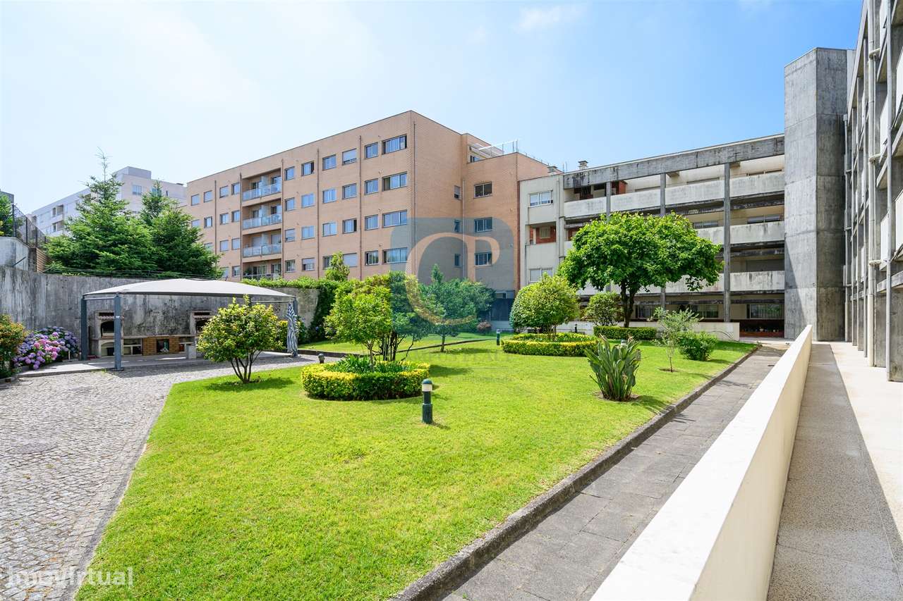 Apartamento T2 mobilado em condomínio fechado, Ramalde, Porto-20