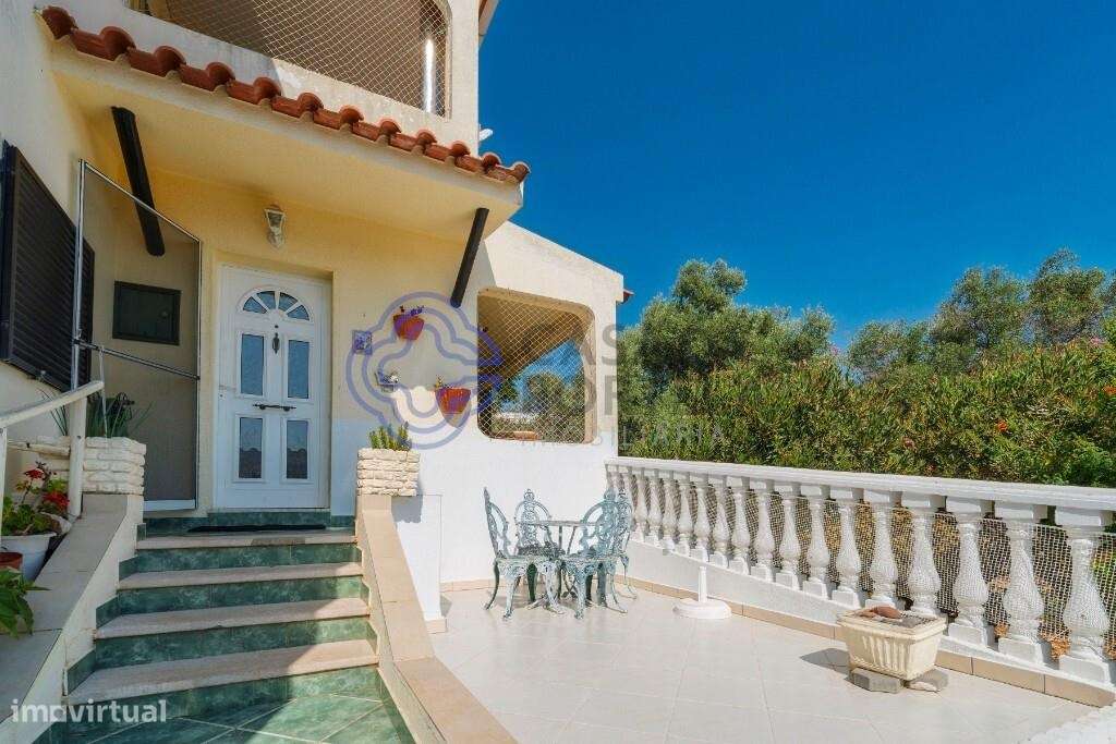 Magnífica Moradia T3 com Vista Mar e Localização Estratégica – Loulé-51