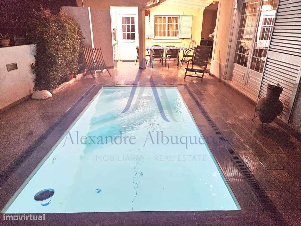 Moradia Isolada T3 com Piscina e Garagem em Azeitão-4