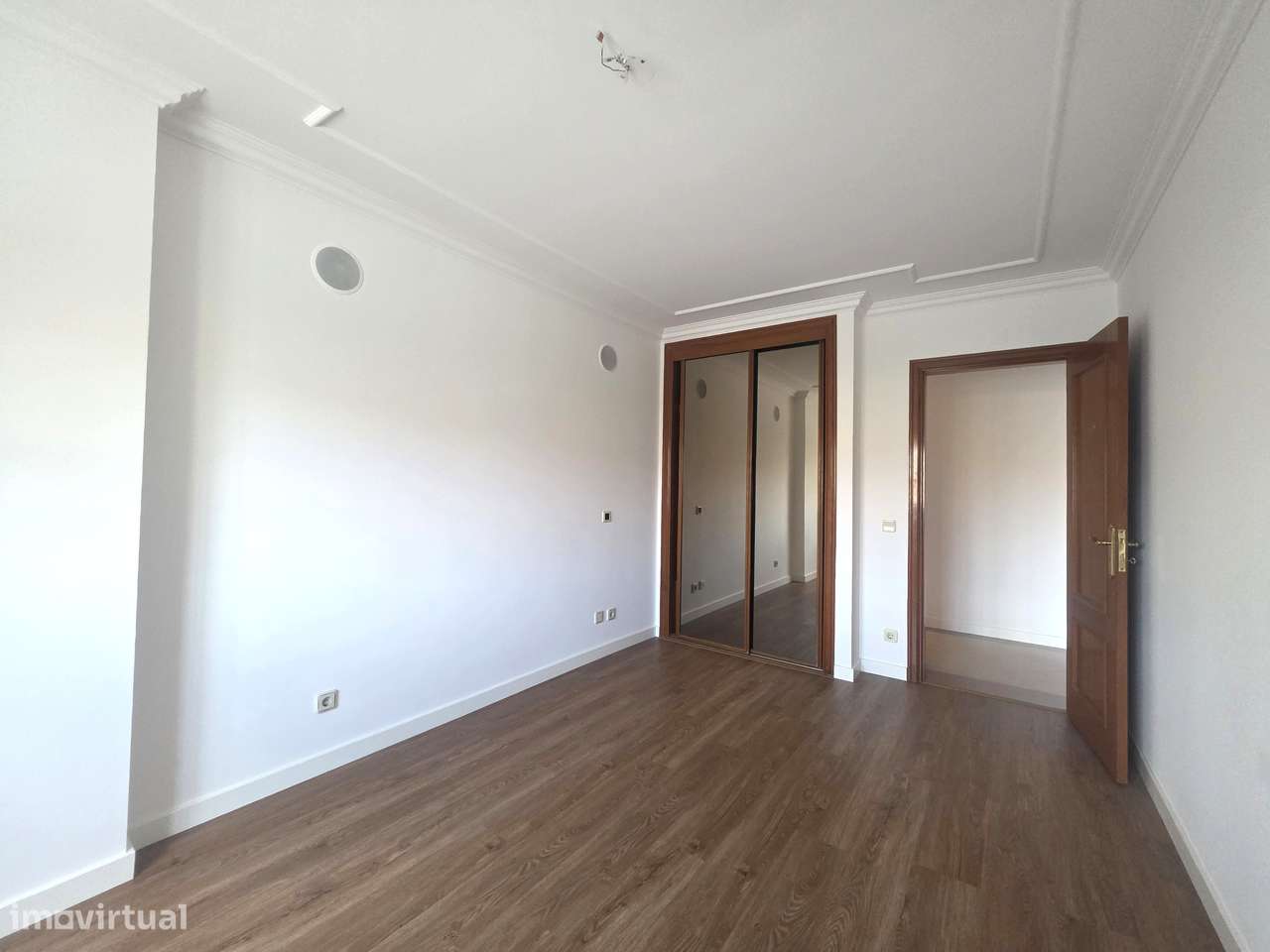 Excelente Apartamento T3- Santa Marta do Pinhal-11